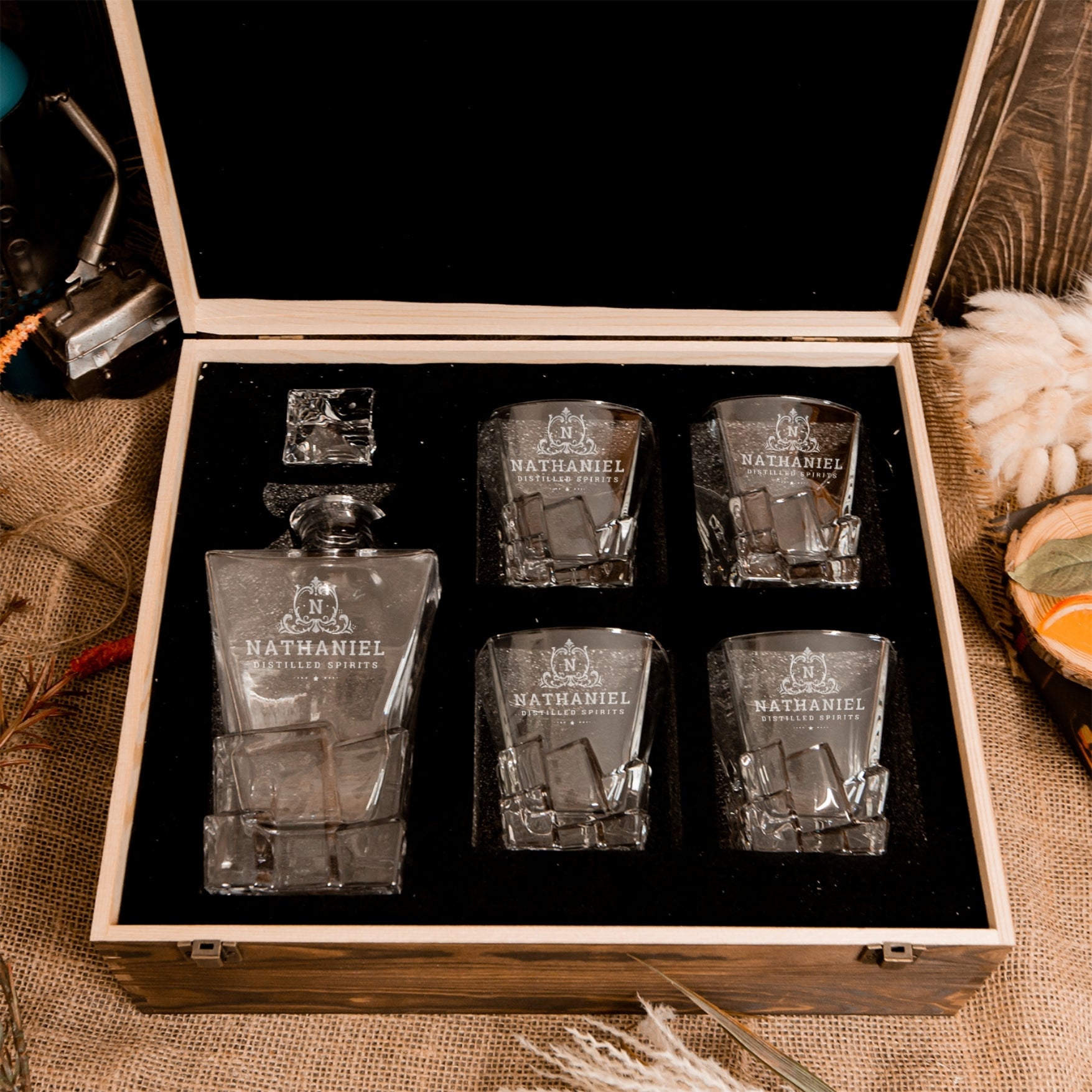 Custom Engraved Premium Whiskey Decanter Set, 4  Glasses & Wooden Box, Personalised Barware, Dad Birthday, Groomsmen Wedding, Corporate Gift