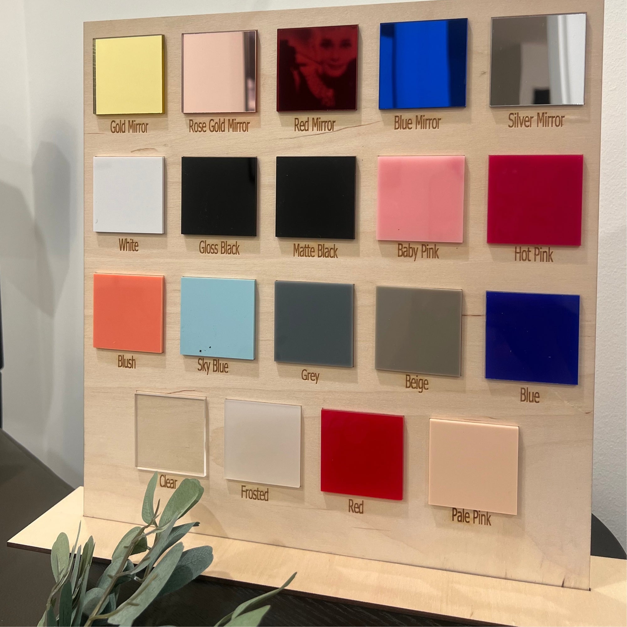Acrylic Color swatch board with various color samples_Yoonek Gifts