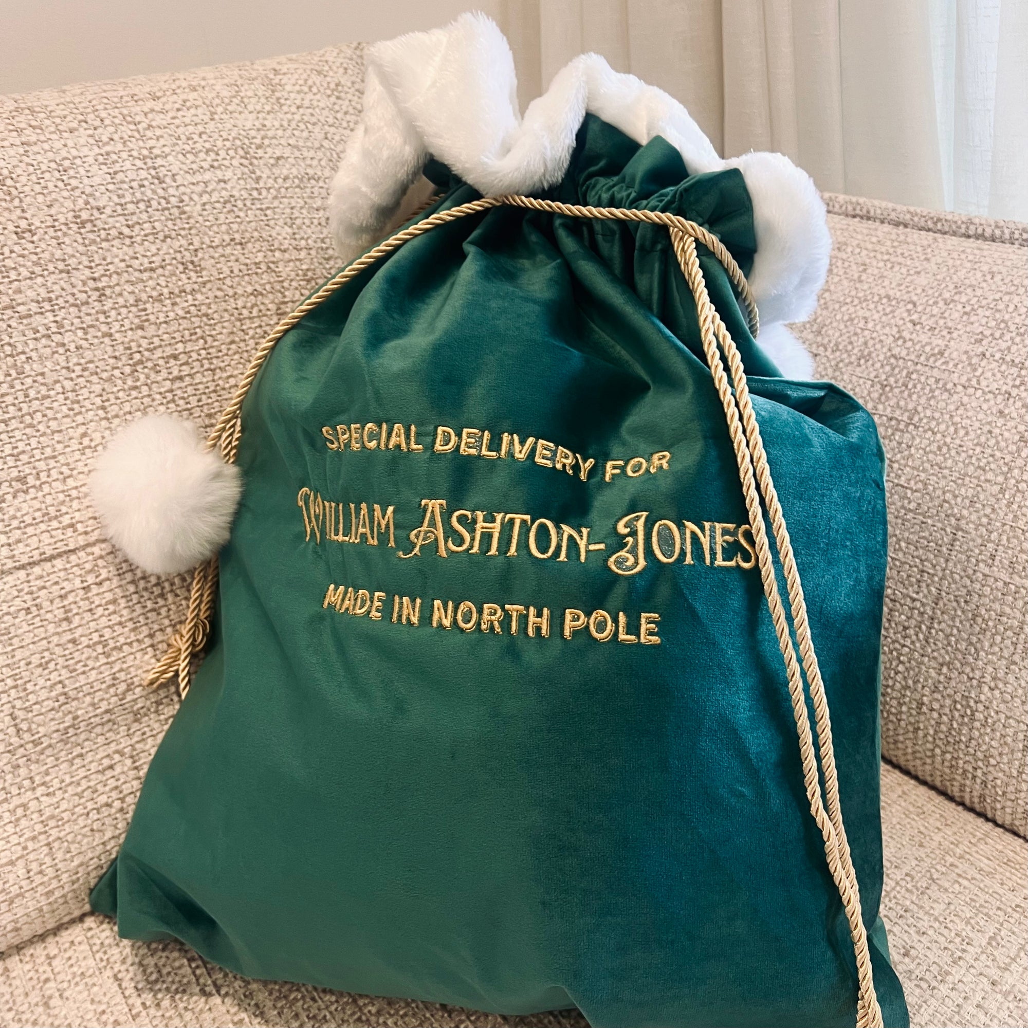 Custom Embroidered Pom Pom Velvet Christmas Bag, Personalised Xmas Present Santa Sack Holiday Decor Family Kid Gift Drawstring Pouch Storage