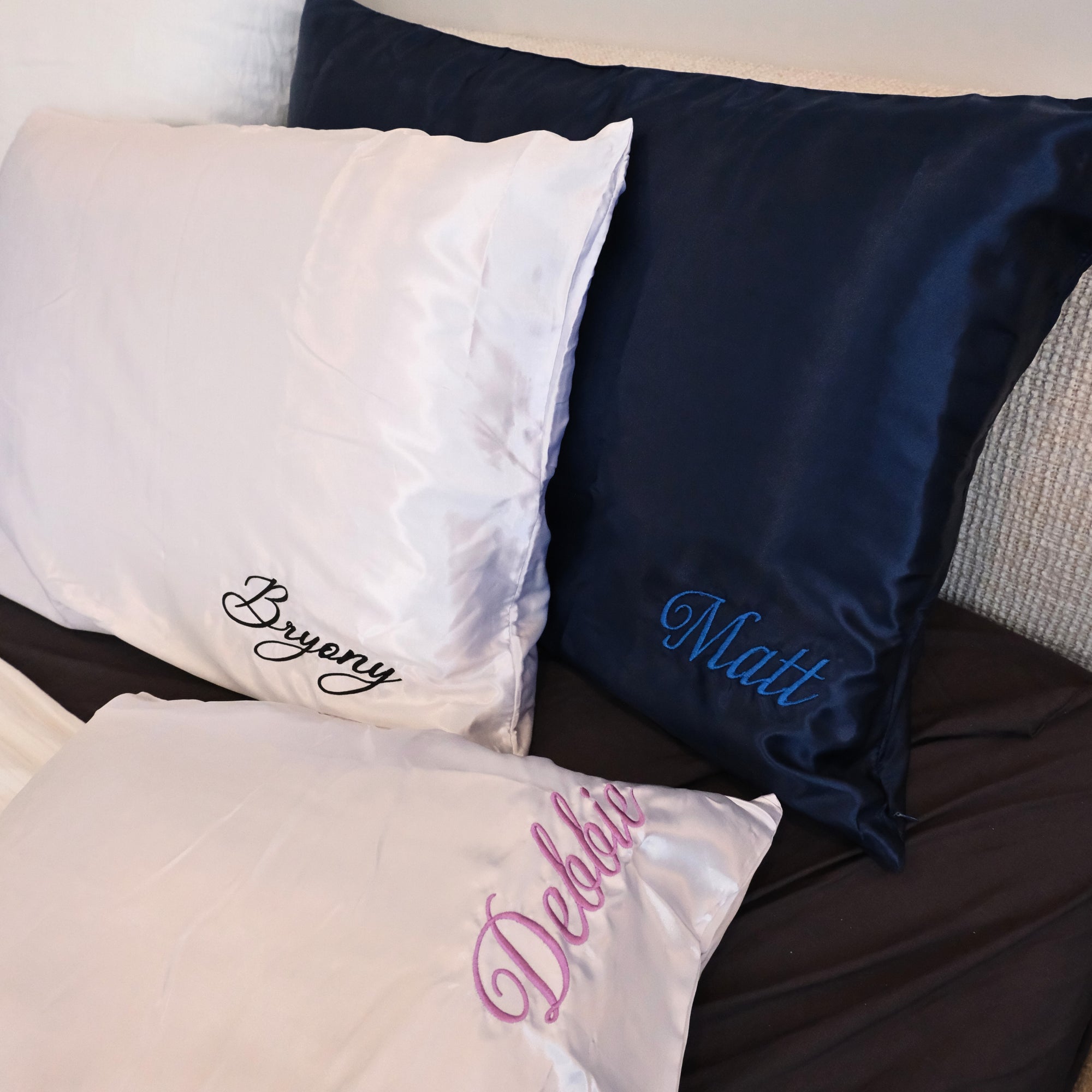 Personalised_Embroidery_Mulberry_Pillowcase_Custom_Embroidered_Name_Silk_Skin_Friendly_Anti_Frizz_Hair_Bedding_Birthday_Housewarming_Gift