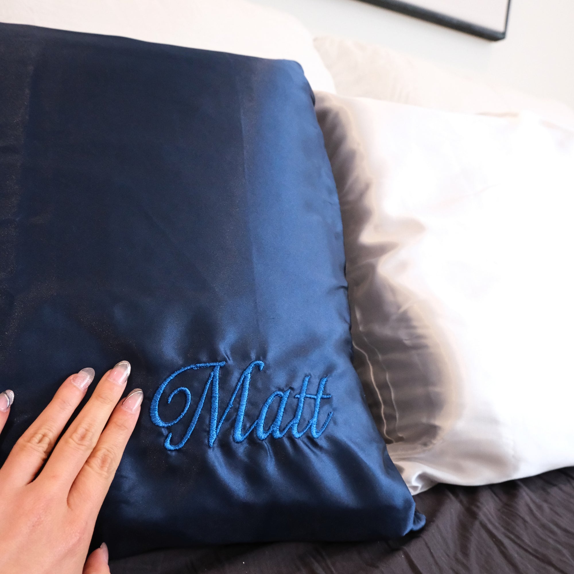 Personalised_Embroidery_Mulberry_Pillowcase_Custom_Embroidered_Name_Silk_Skin_Friendly_Anti_Frizz_Hair_Bedding_Birthday_Housewarming_Gifts1