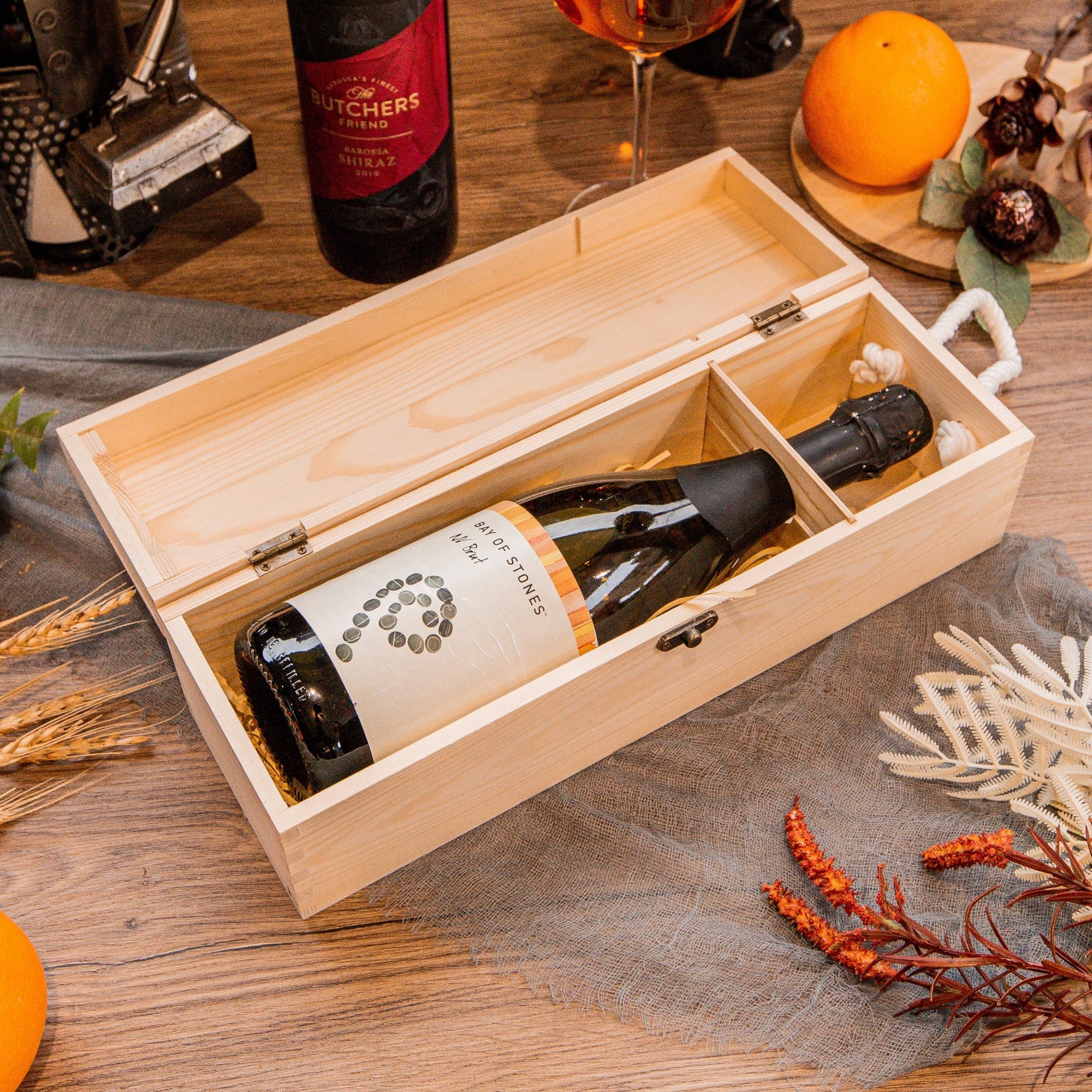 Christmas Personalised Pine Wooded Wine Box Gift, Engraved Custom Housewarming/ Birthday Champagne, Wedding Bridesmaid/ Groomsman Favour, Xmas/ New Year Mother, Father Present Box