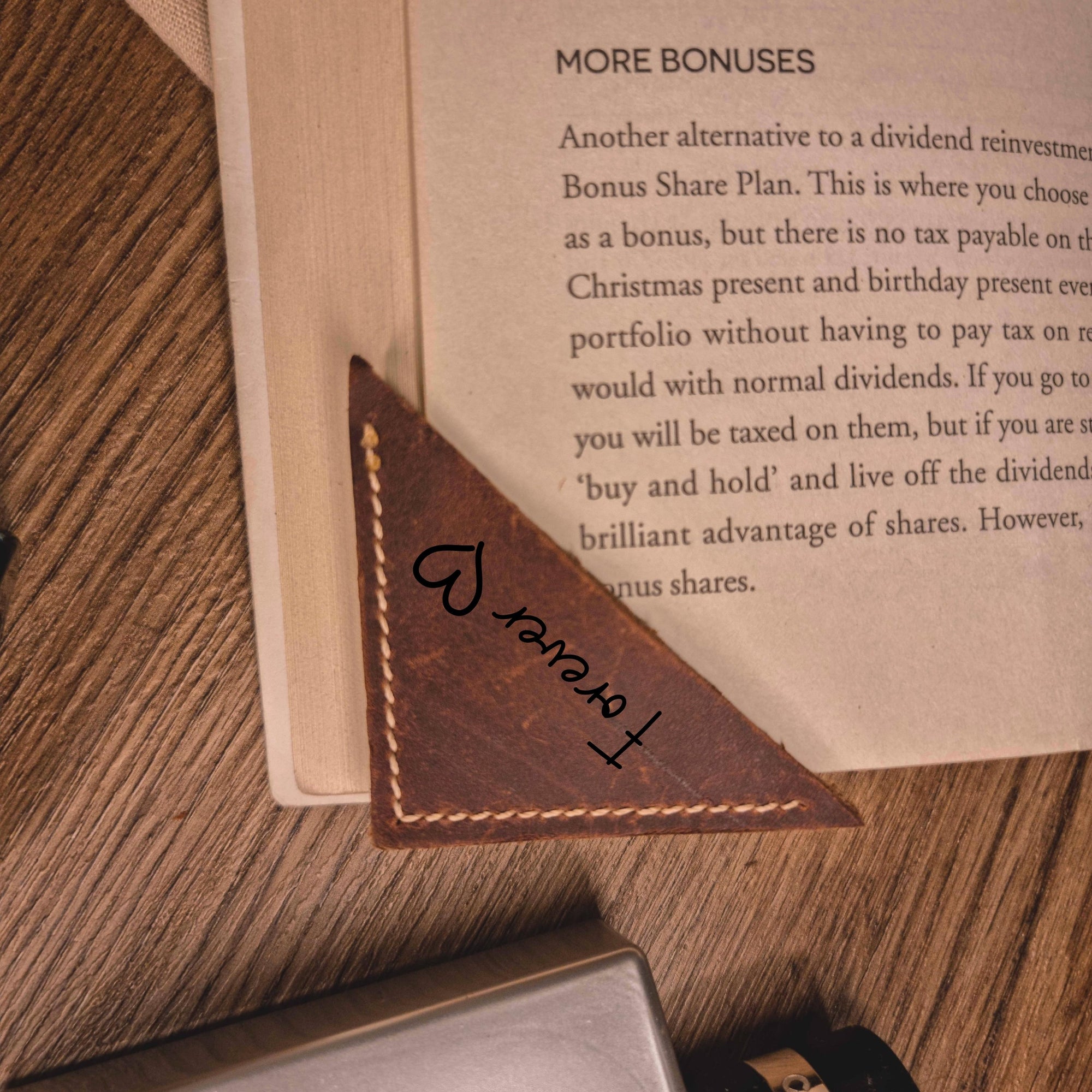 Personalised Cowhide Leather Triangle Heart Bookmark/ Monogram Custom Laser Engraved/ Gift for Him & Her/ Father/ Birthday/ Mum/ Book Lovers