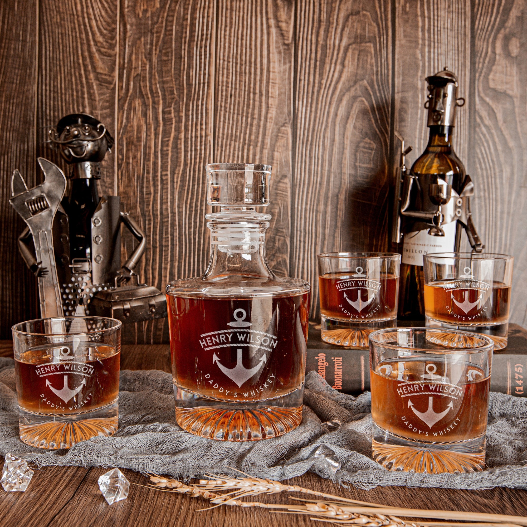 Engraved Whiskey Round Decanter Set & 4 Scotch Glasses - Carafe, Personalised Custom Premium Whisky Birthday, Groomsmen, Bar Gift for Dad/ Him