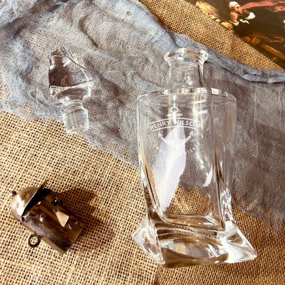 Personalised 800ml Twisted Whiskey Decanter | Custom Engraved Vintage Whisky Carafe, Housewarming, Birthday, Groomsmen Barware Gifts Him/Dad