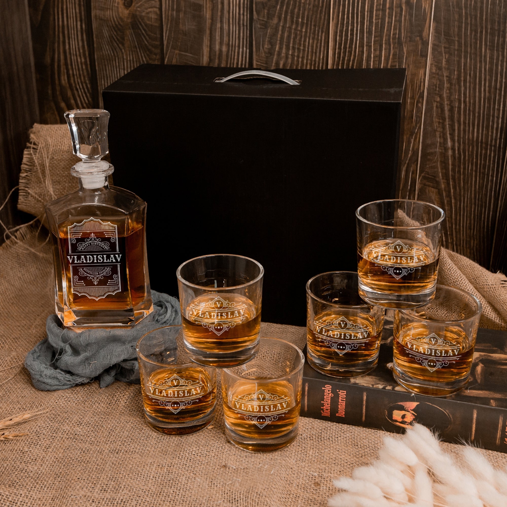 Personalised Flat Whiskey Decanter &amp; 6 Scotch Glasses Box Set , Custom Engraved Whisky Barware, Housewarming, Groomsmen, Dad Birthday Gift