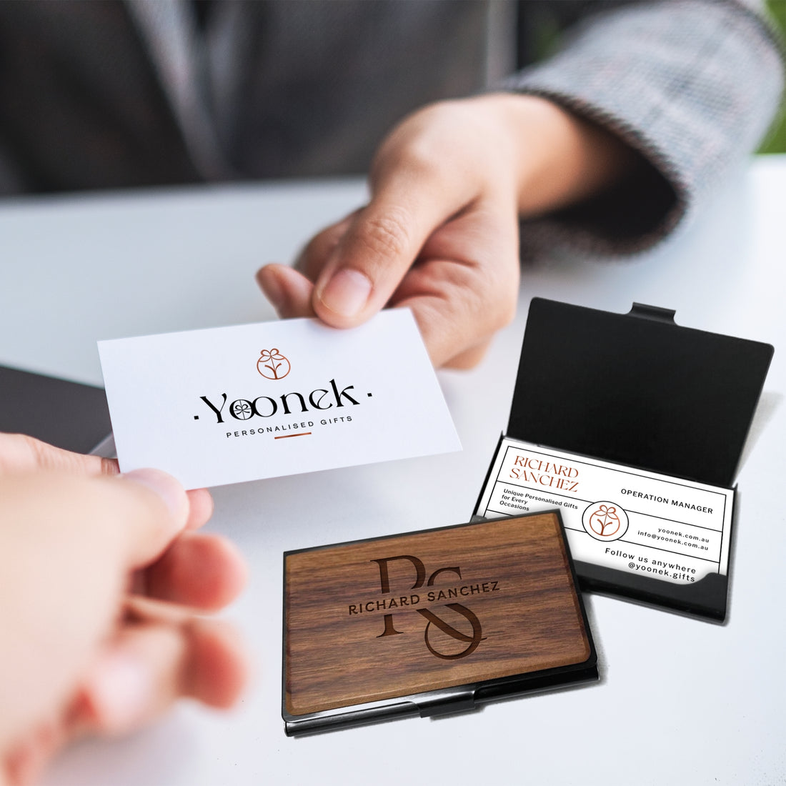 Custom Engraved Wooden Logo Business Cards Case, Personalised Credit Card Holder, Slim Wallet, Employee Colleagues Promotion, Corporate Gift