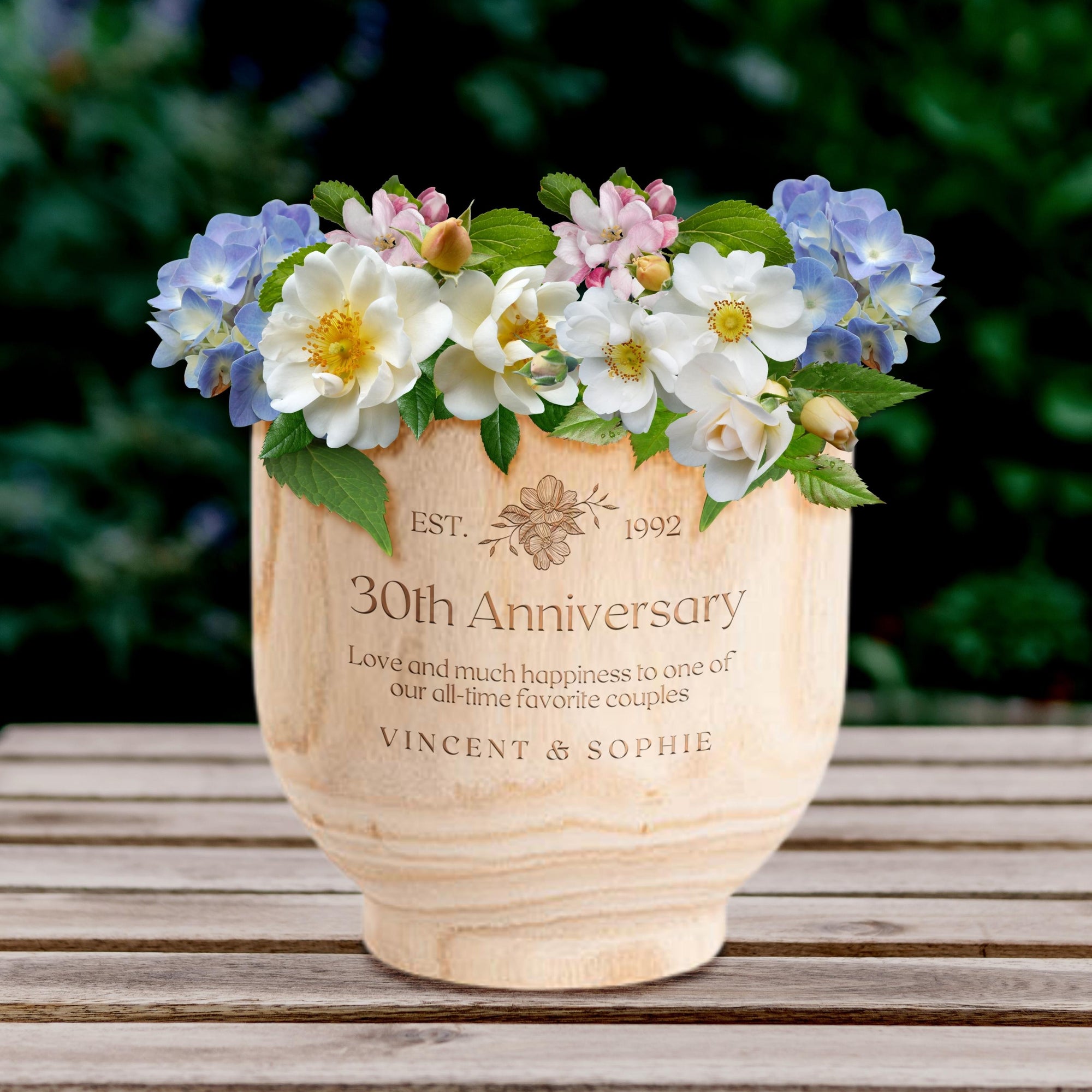 Personalised Small Wooden Cylinder Planter, Engraved Flower Pot, Customised Logo Timber Vase, Memorial, Wedding, Birthday, Anniversary, Housewarming, Mother&#39;s Day, Teacher, Nan, Garden Lover&#39;s Gift, 