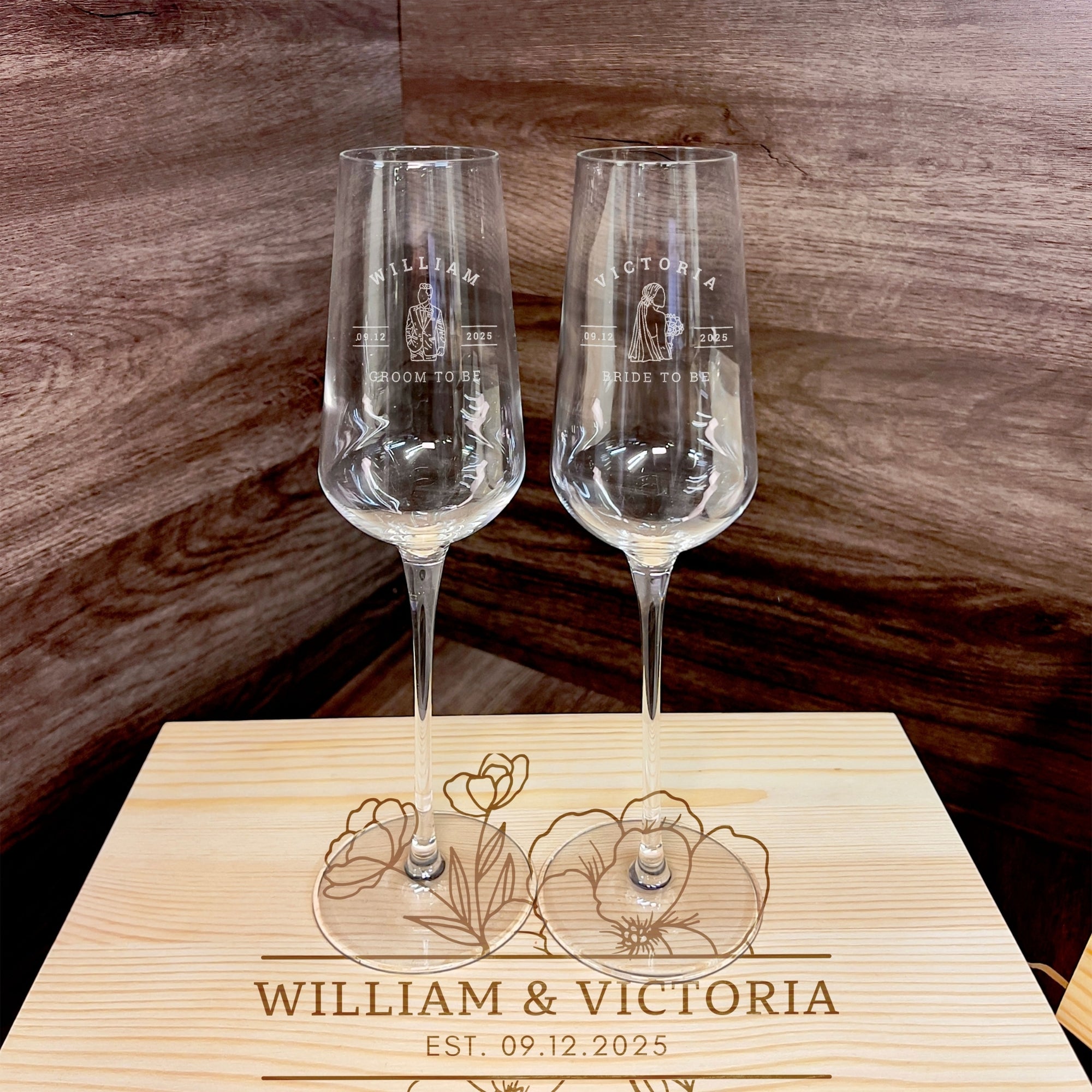 Personalised Pair of Crystal Toasting Flutes in Custom Engraved Wooden Box, Couple Champagne Glasses Set Valentines Anniversary Wedding Gift