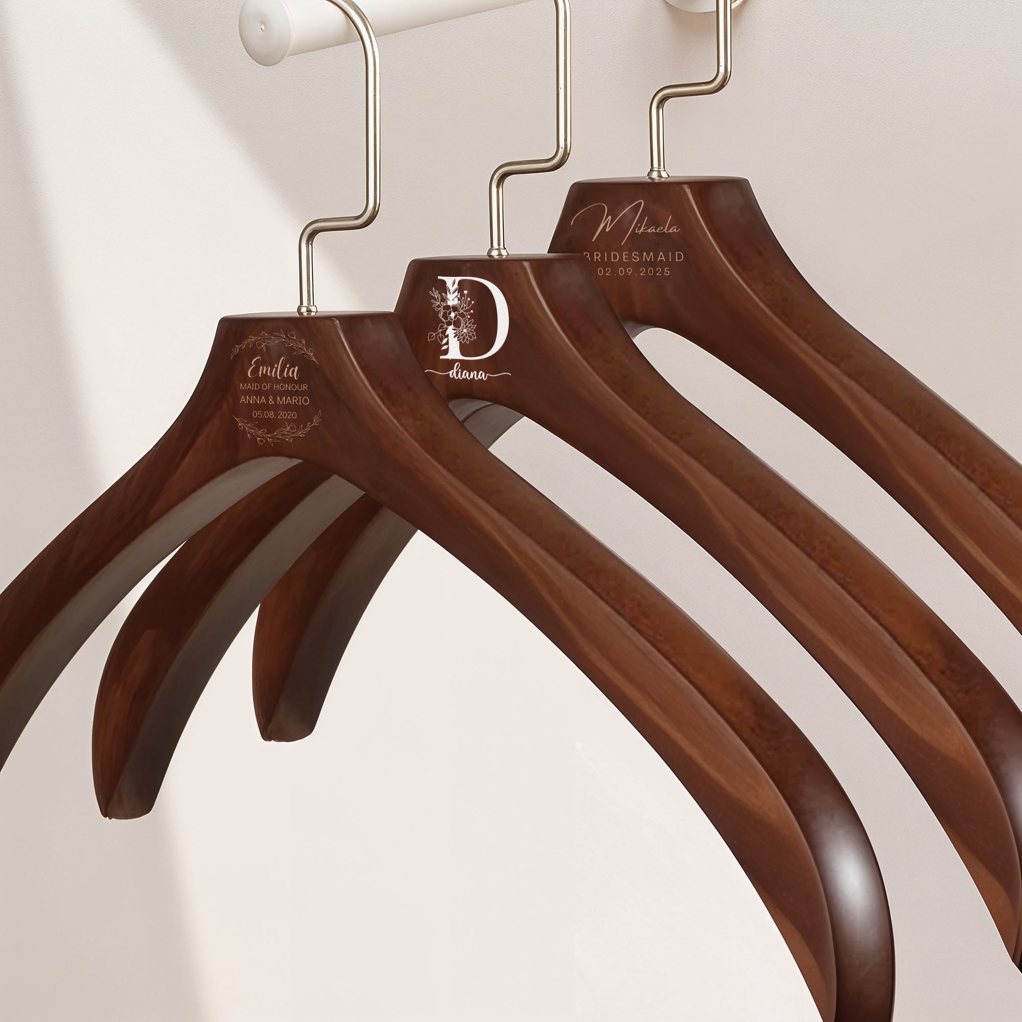 Custom Deluxe Contoured Wide Shoulder Wooden Hanger, Personalised Logo Retail Fashion Hangers Wedding Groomsman Bridesmaid Housewarming Gift