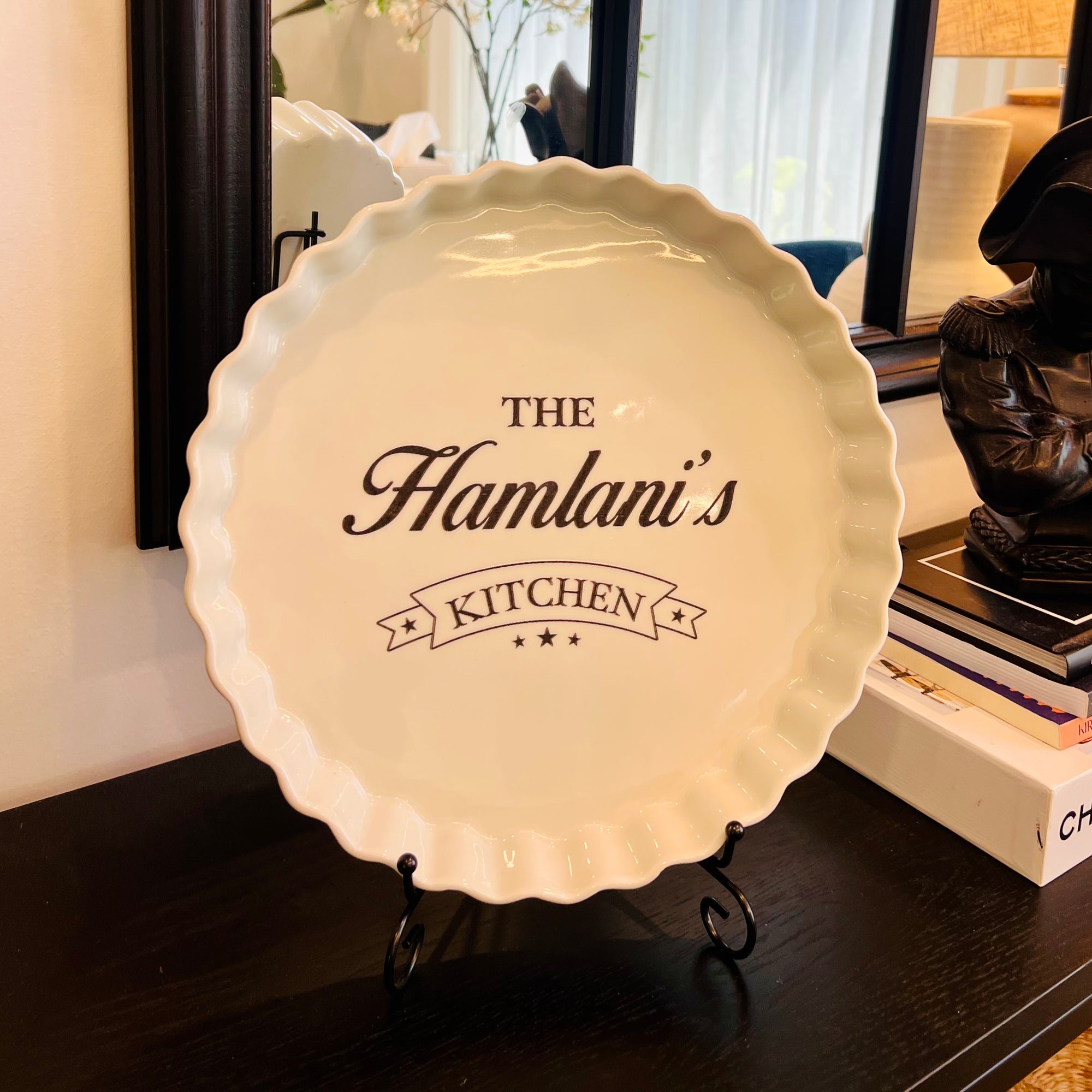 Custom Engraved Round White Porcelain Baking Tray, Personalised Pie Dish Quiches Tart, Kitchen Keepsake, Housewarming Grandma Christmas Gift