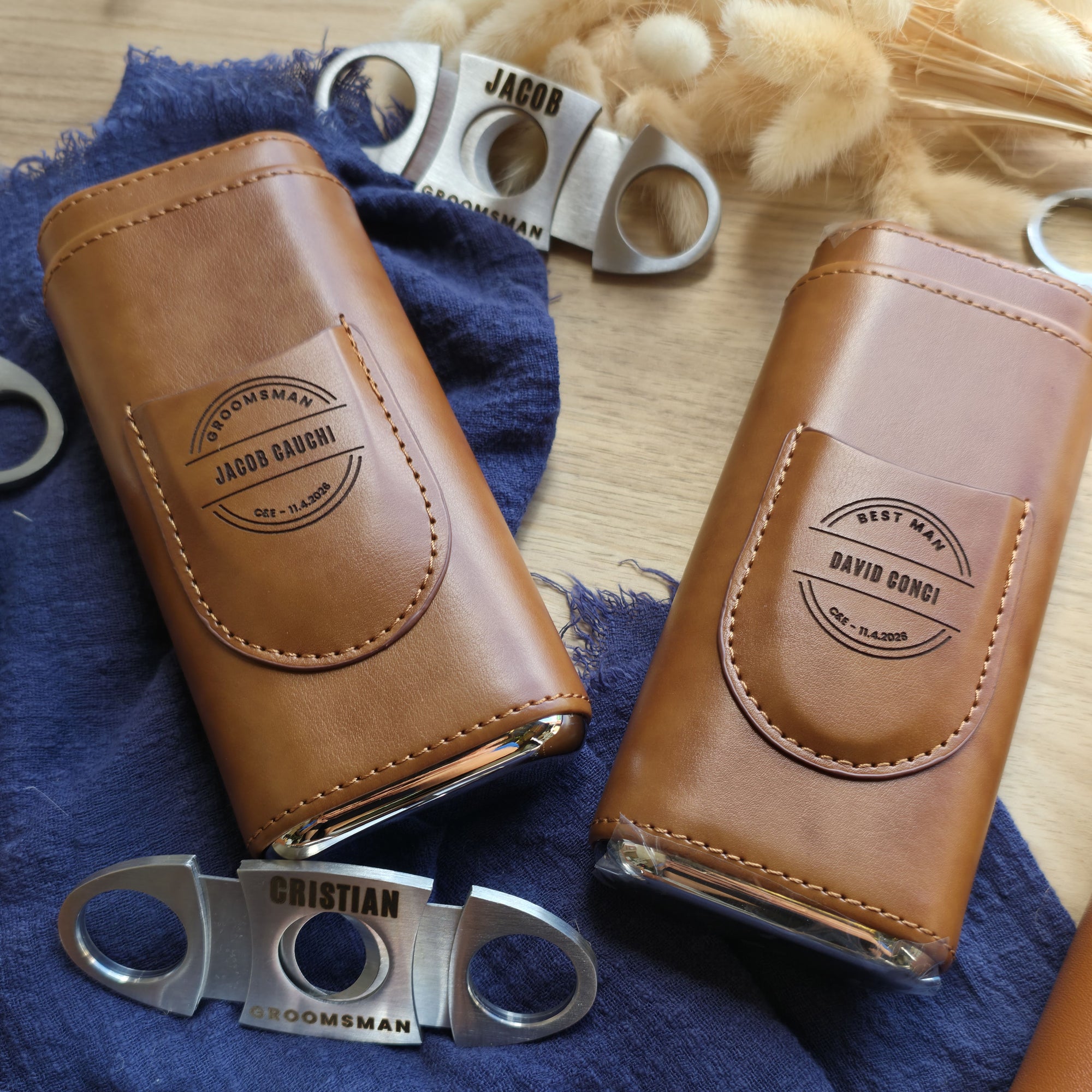 Personalised Tan Leatherette Cigar Case &amp; Cutter Custom Engraved Logo Travel Portable Cedarwood Humidifying Box Groomsman Dad Corporate Gift