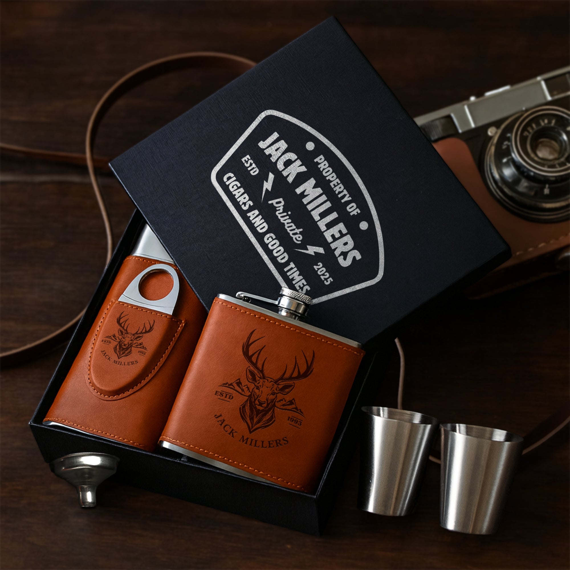 Personalised Tan Leatherette Hip Flask & Cigar Case Set, Custom Engraved Logo Cedarwood Humidifying Holder, Groomsman Dad Corporate Gift Box