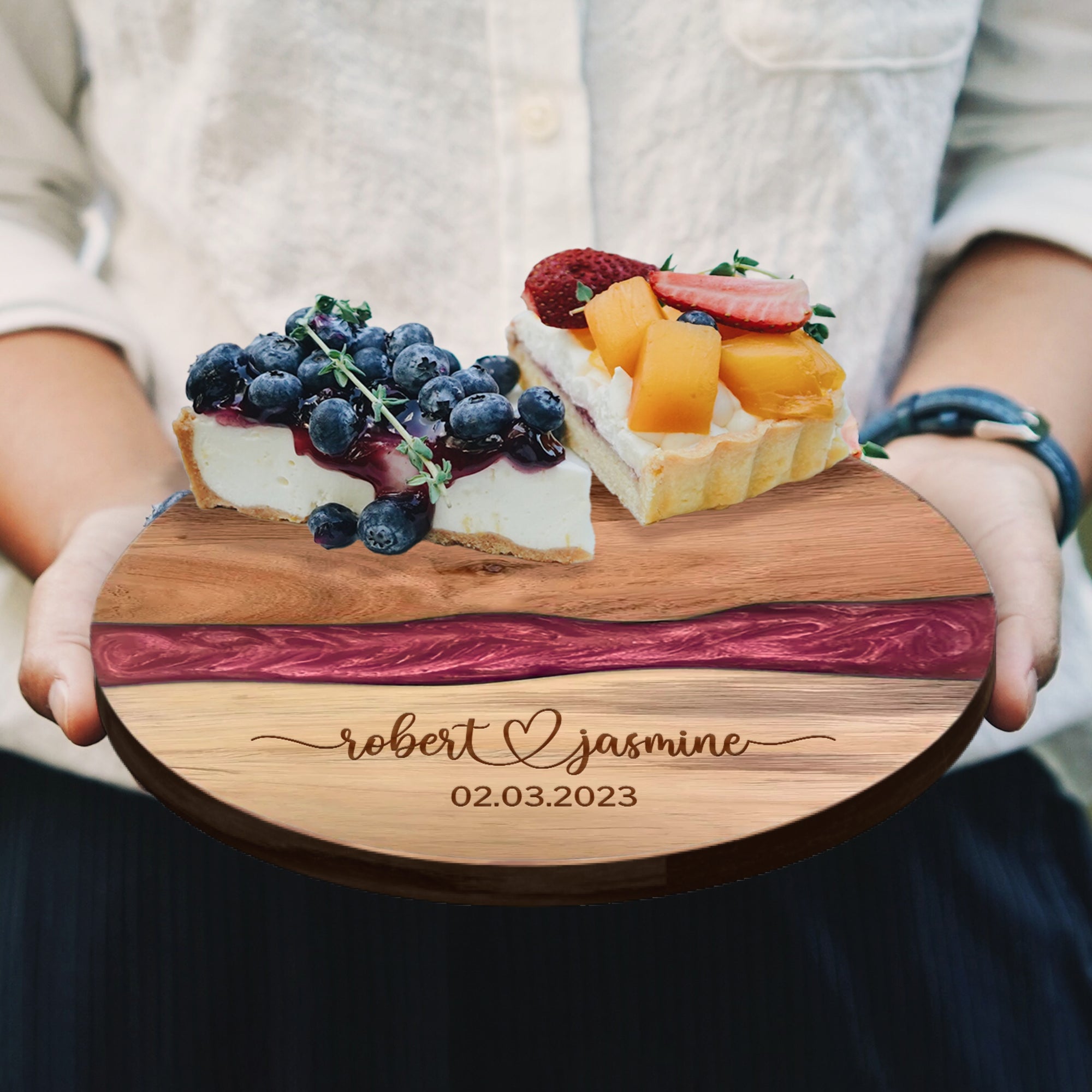 Personalised Wood Round Resin Cheese Tray, Custom Logo Etched Kitchen Cutting Serving Board, Charcuterie Platter Corporate Housewarming Gift