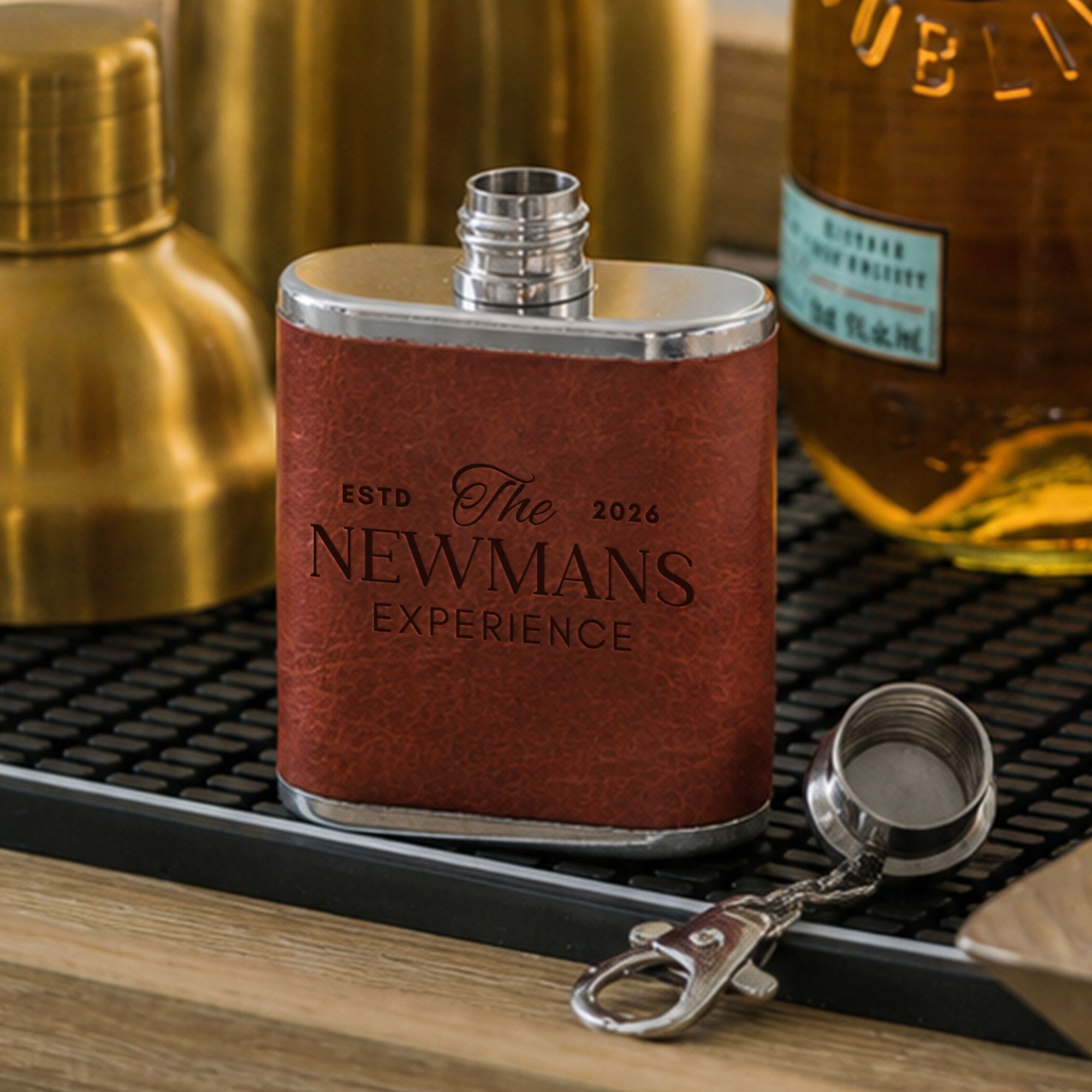 Leatherette 1oz mini hip flask keyring bridesmaid groomsman wedding favour gift