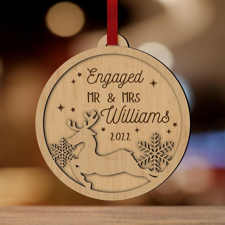 Personalised Double Layer Snowy Reindeer Wooden Baubles, Engraved Custom Name First Christmas Married/ Engaged/ Baby/ Santa Please Stop Here Hanging Tree Xmas, New Year Ornament, Decoration Gift Tags