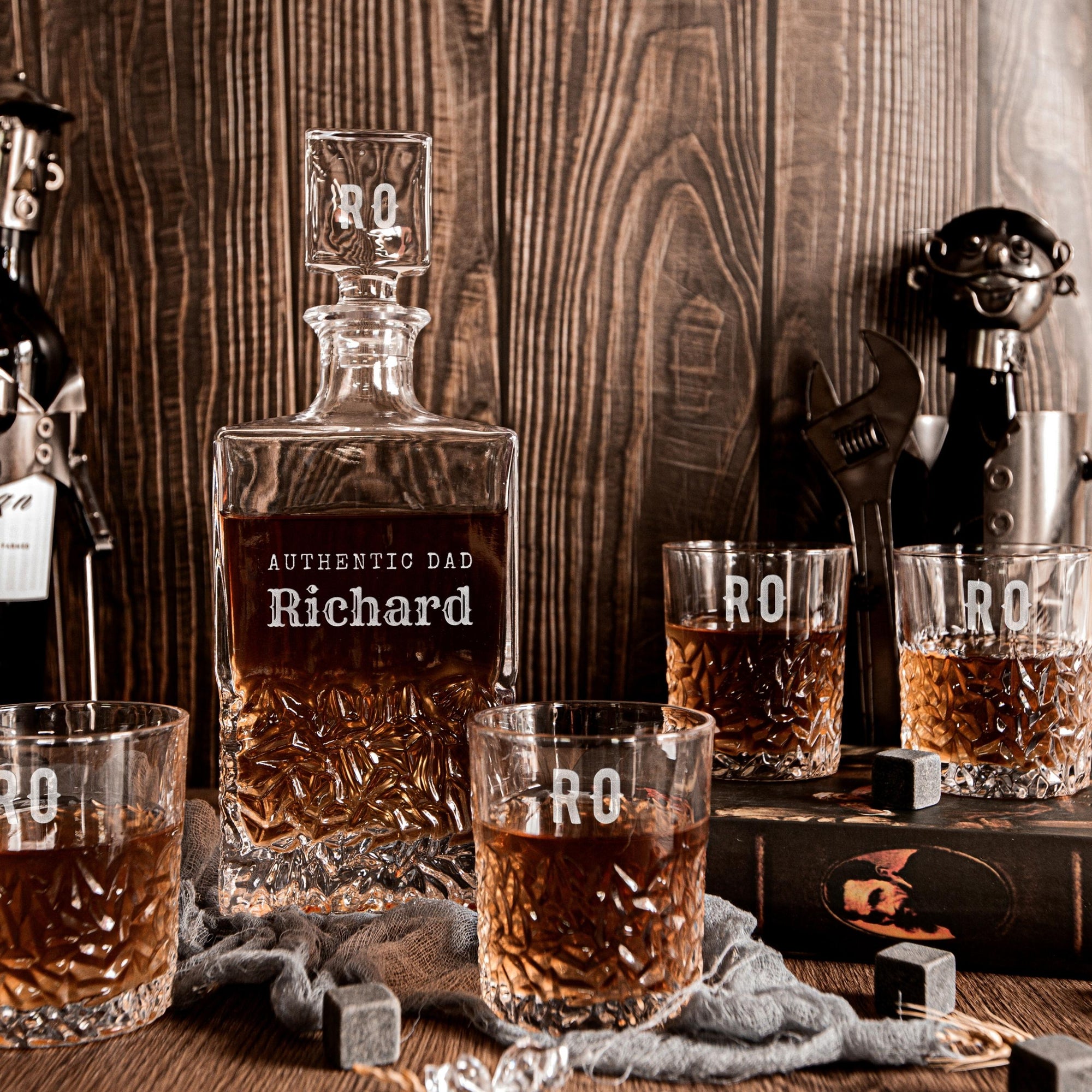 Engraved Carving Whiskey Decanter Set &amp; 4 Scotch Glasses, Personalised Custom Monogram Initial Carafe, Tumbler, Housewarming, Groomsmen Gift