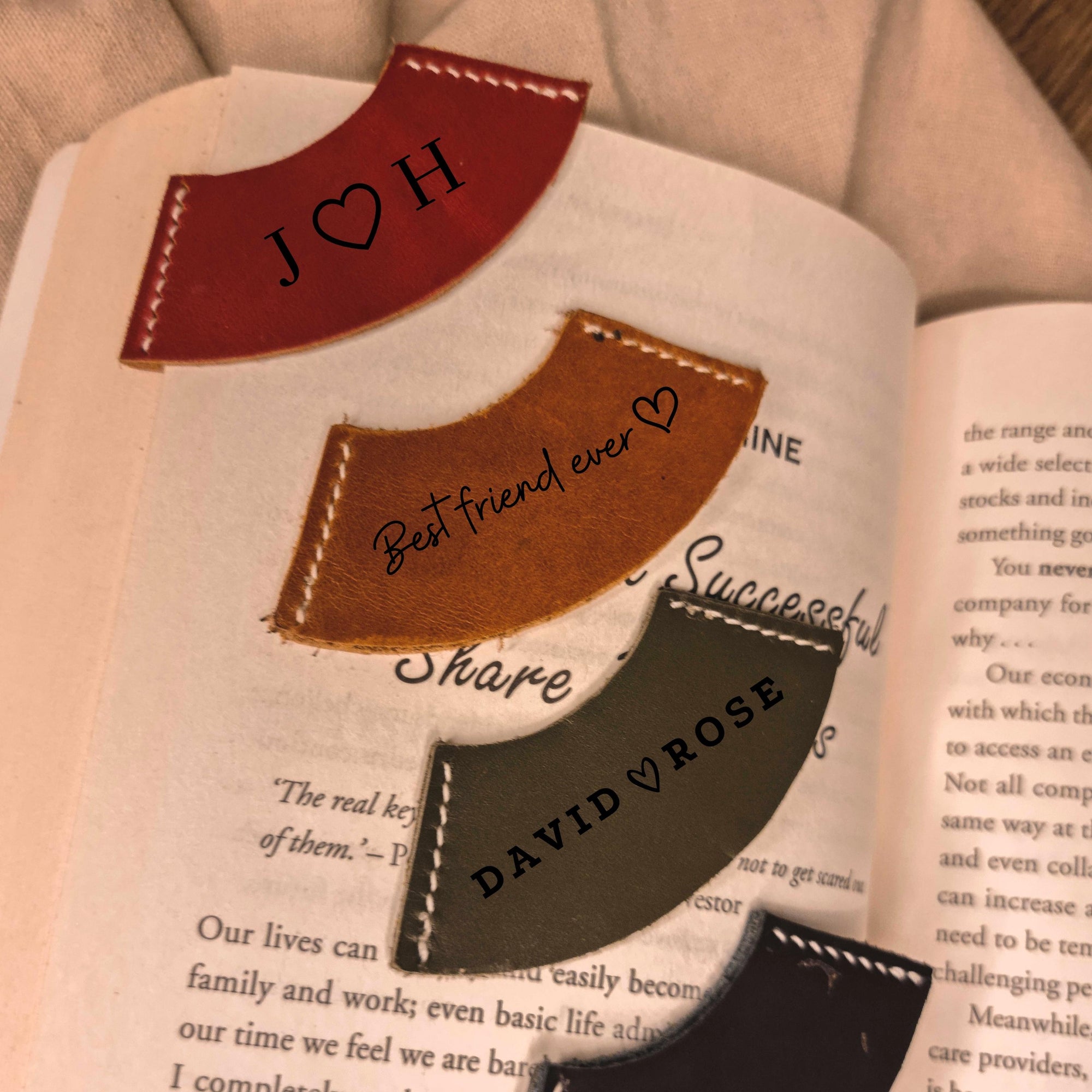 Personalised Cowhide Leather Round Corner Bookmark/ Monogram Custom Laser Engraved/ Gift for Him &amp; Her/ Father/ Birthday/ Mum/ Book Lovers
