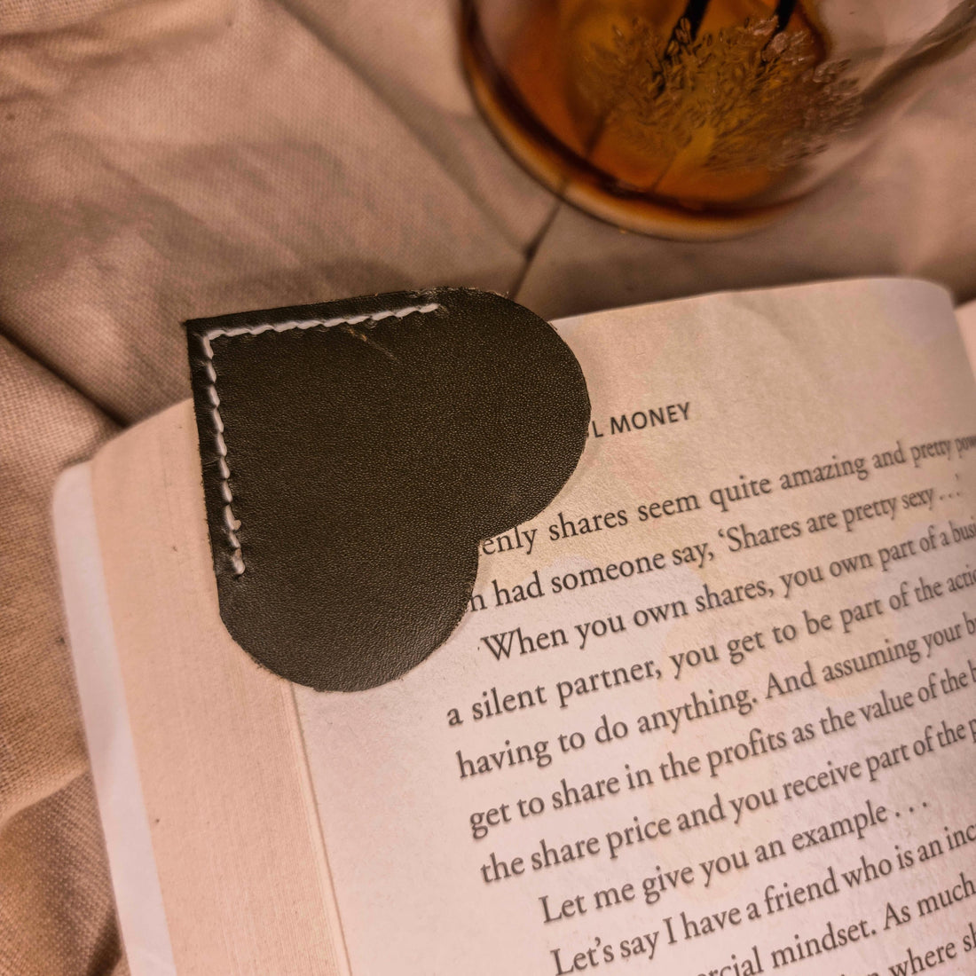 Personalised Cowhide Leather Round Heart Bookmark/ Monogram Custom Laser Engraved/ Gift for Him & Her/ Father/ Birthday/ Mum/ Book Lovers