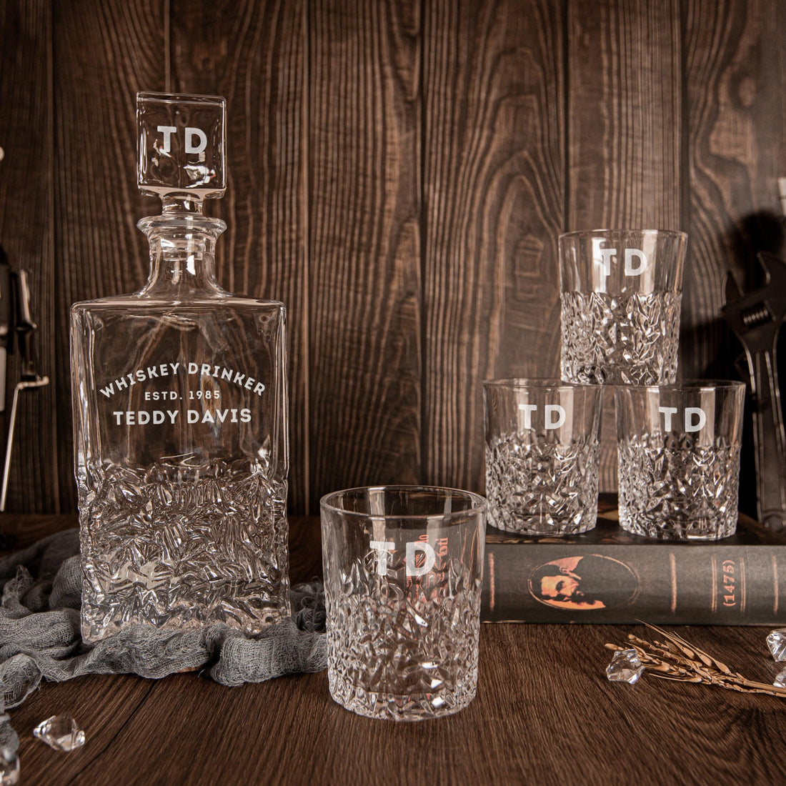 Engraved Carving Whiskey Decanter Set & 4 Scotch Glasses, Personalised Custom Monogram Initial Carafe, Tumbler, Housewarming, Groomsmen Gift