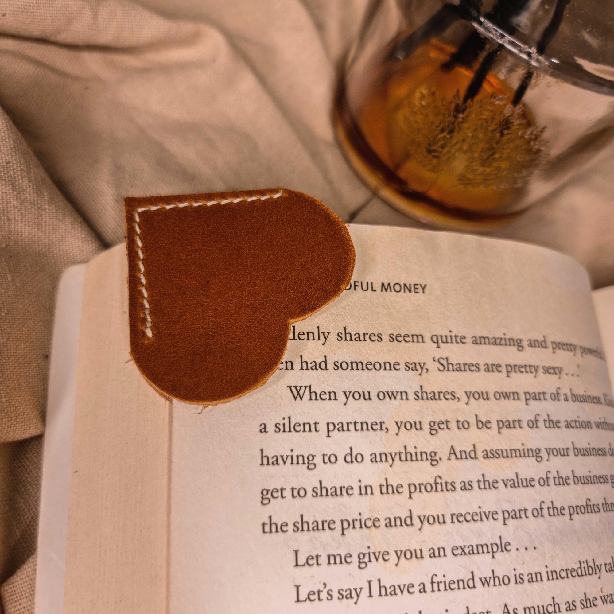 Personalised Cowhide Leather Round Heart Bookmark/ Monogram Custom Laser Engraved/ Gift for Him &amp; Her/ Father/ Birthday/ Mum/ Book Lovers