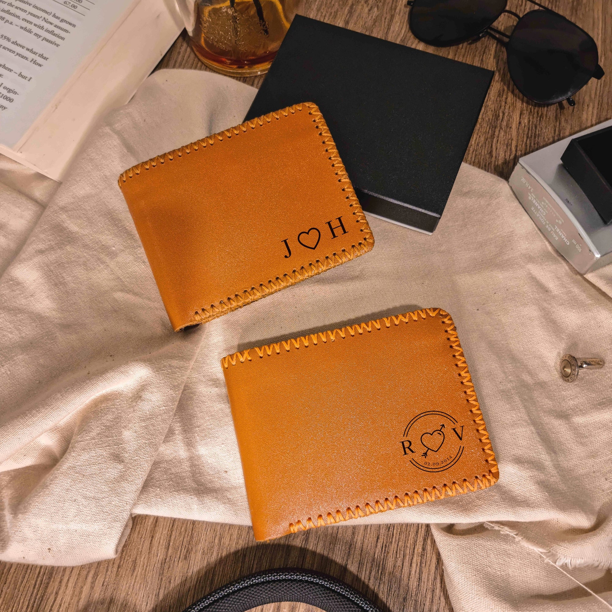 Personalised Hand Stitched Genuine Real Leather Cowhide Bifold Wallet, Monogram Custom Engraved Gift for Him/ Father/Groomsmen/ Dad/ Husband Anniversary