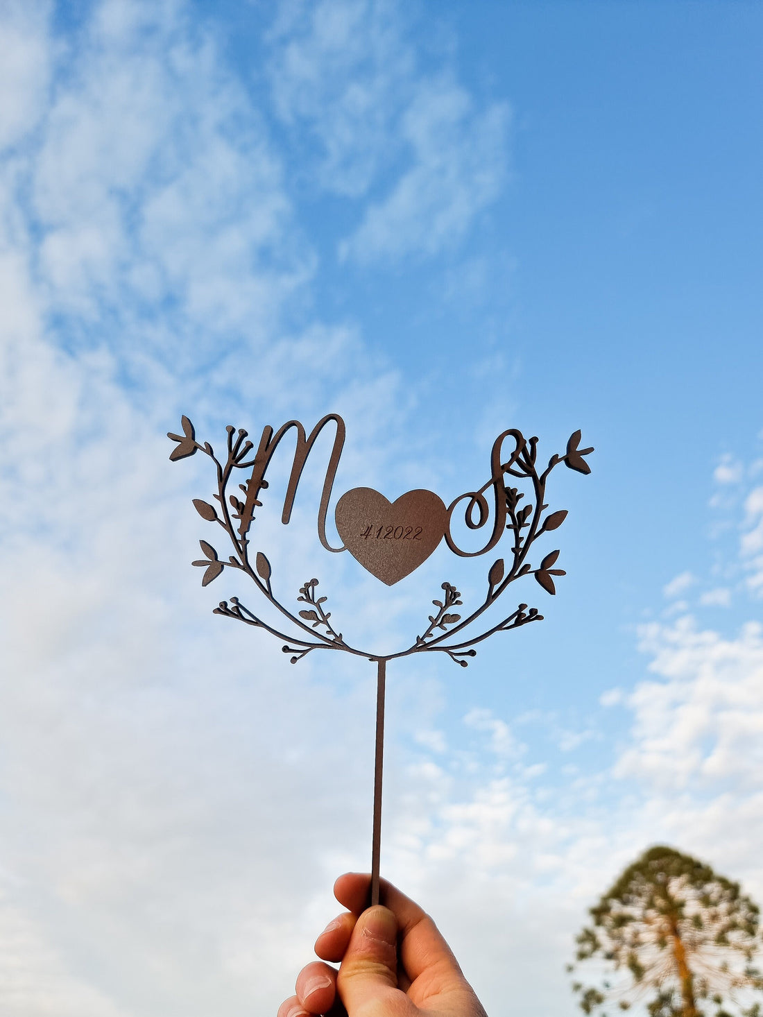 Custom Name & Engraved Date - Heart Leaf Cake Topper